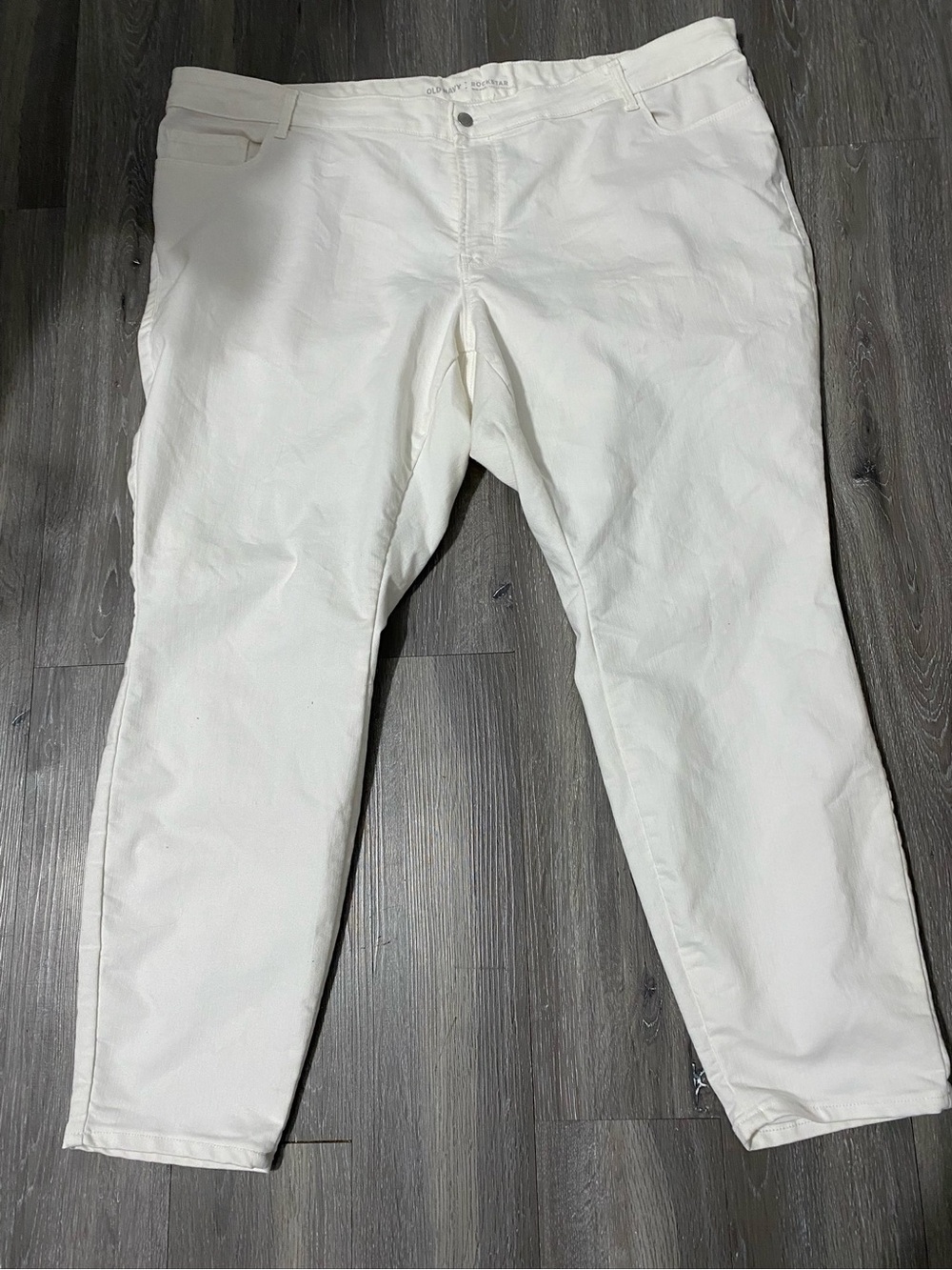 Old Navy White Rockstar Mid-Rise Straight-Leg Pants size 26 Plus Extra Long
